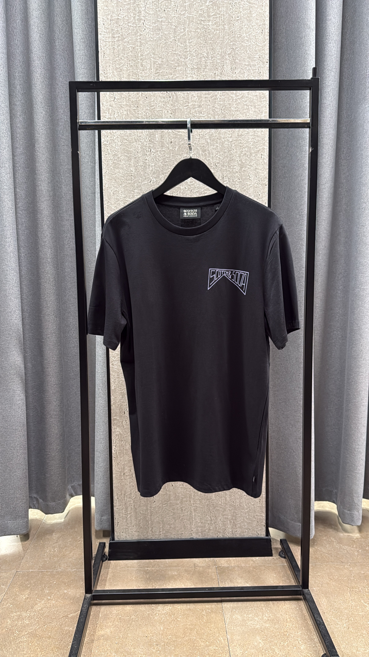 844CA122-C1E2-43D8-9224-AB650E37E13D