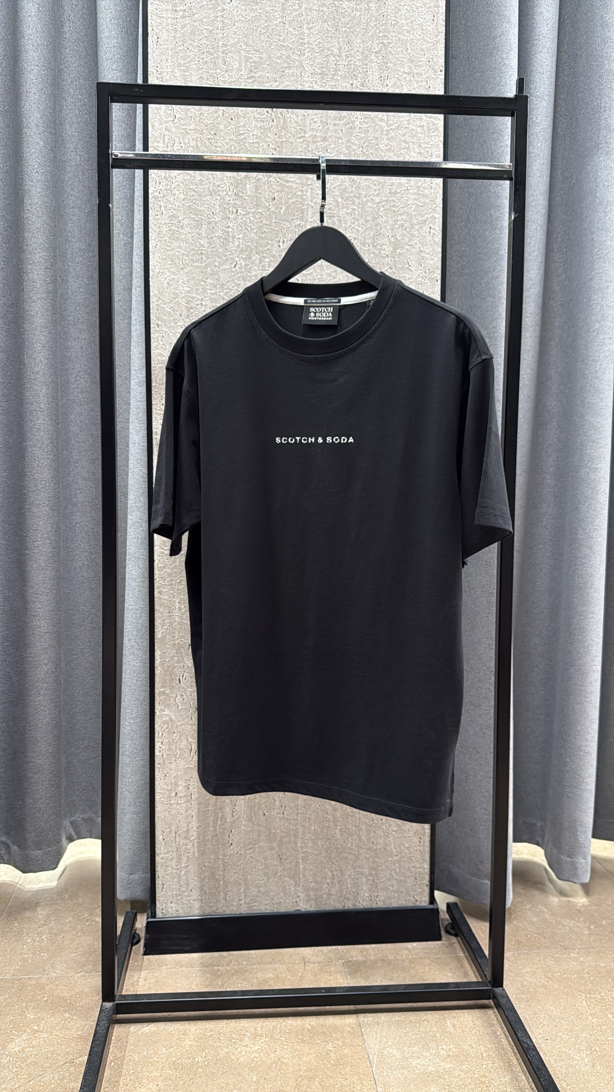 E0405DDF-6299-445E-BDF8-F9C48AE89493