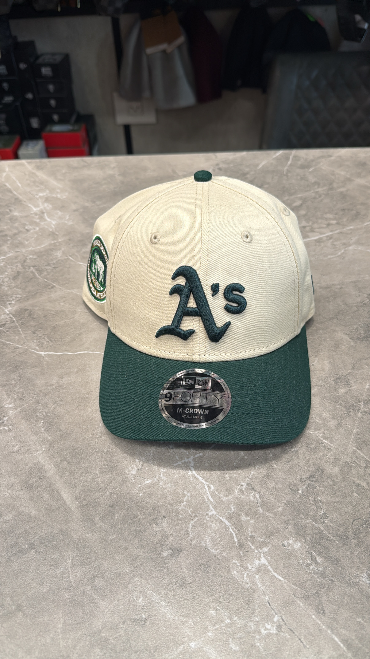 09B18F38-92C6-4070-9F3D-9325139138B0