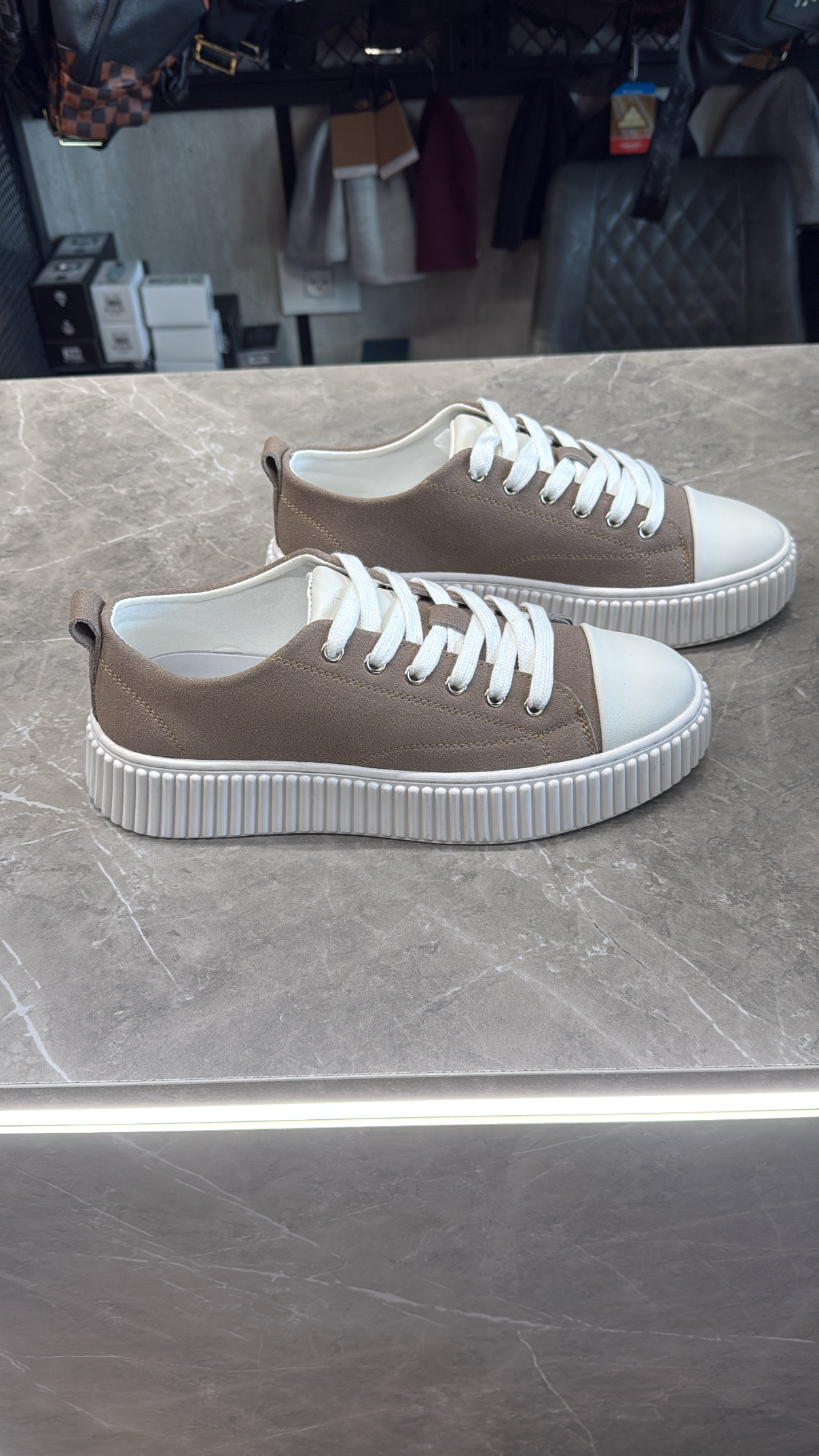 279D2580-8984-4B88-8F28-3DFAEFF48C19