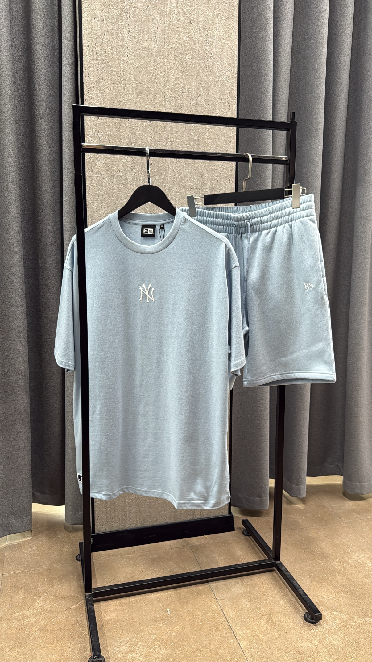 84EB716B-3F56-43FA-BEDB-436C13B21616