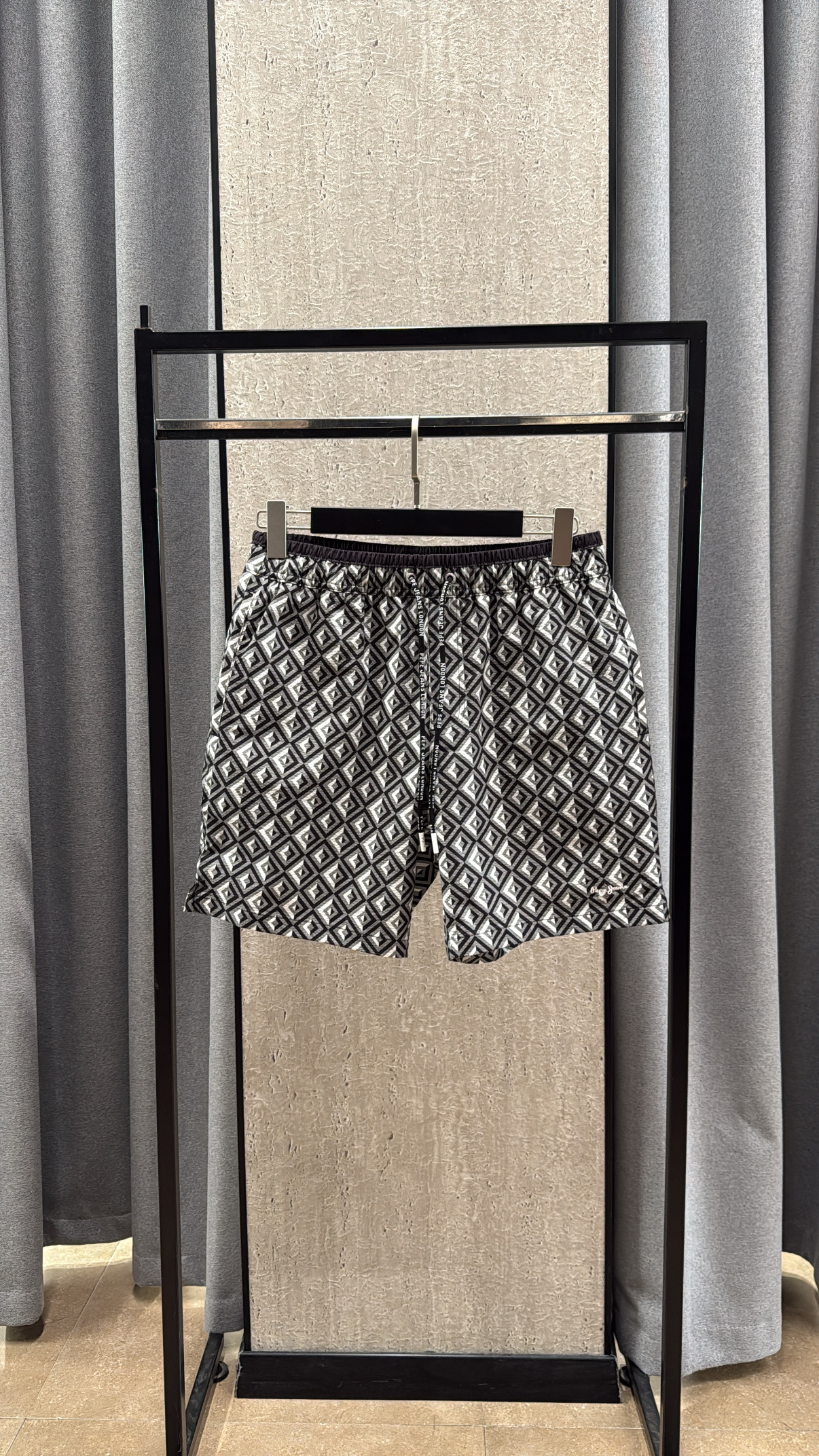 FD1694B7-1DB6-47C7-9232-2801419E769D